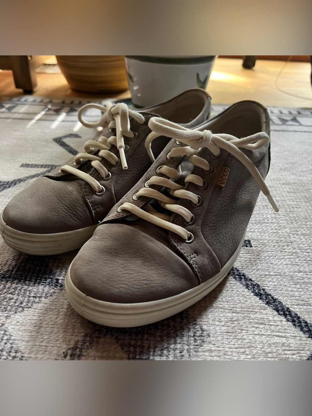 ECCO Women’s Leather Sneakers in Taupe/Grey, size 38
